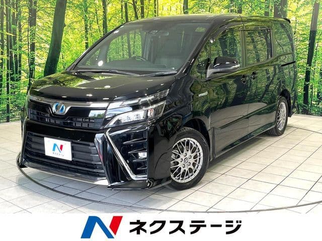 TOYOTA VOXY HYBRID