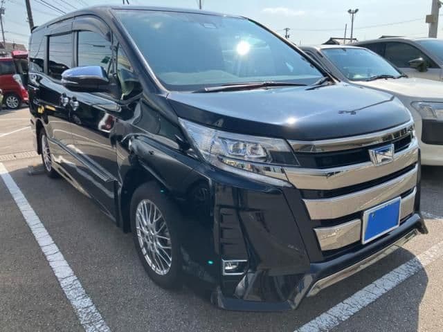 TOYOTA NOAH HYBRID