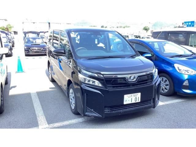 TOYOTA VOXY 4WD