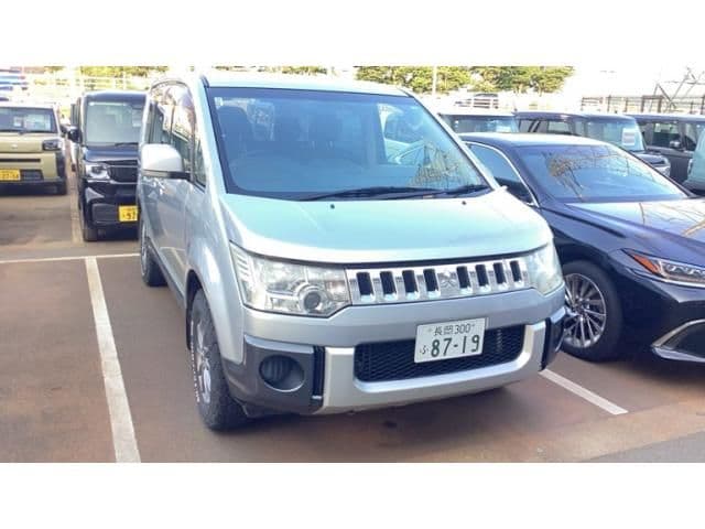 MITSUBISHI DELICA D:5 2WD
