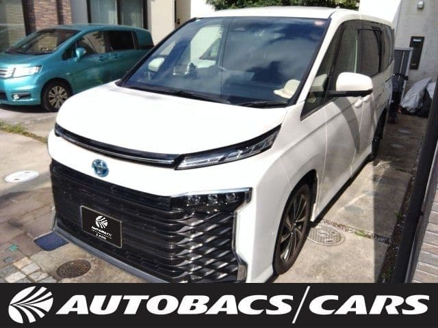 TOYOTA VOXY HYBRID