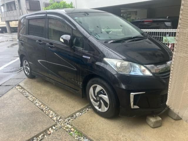 HONDA FREED HYBRID