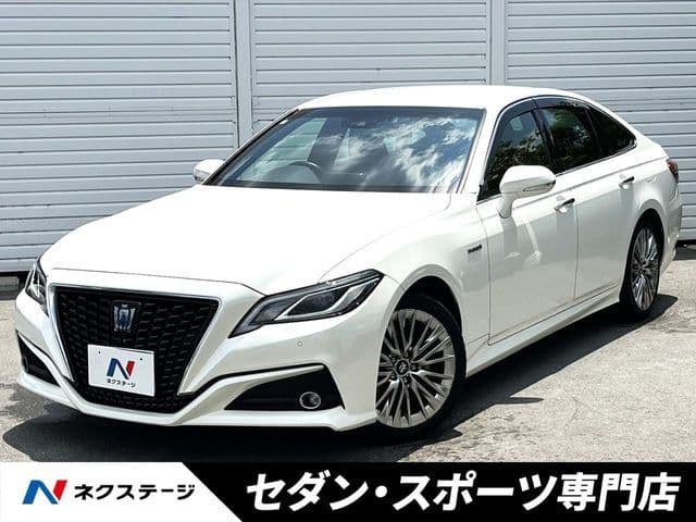 TOYOTA CROWN sedan hybrid