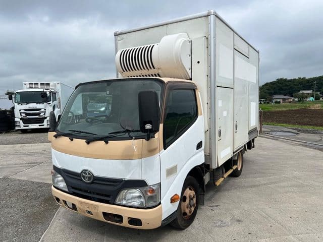 TOYOTA DYNA