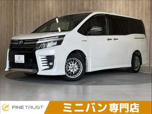 TOYOTA VOXY HYBRID