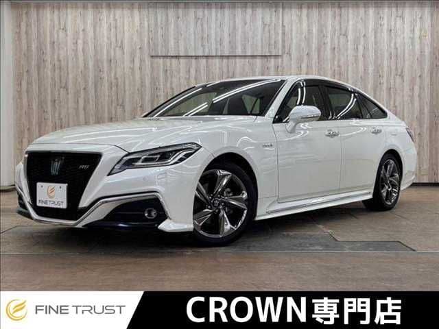 TOYOTA CROWN sedan hybrid