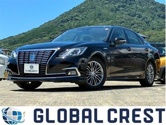 TOYOTA CROWN sedan hybrid