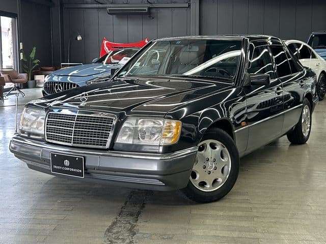 MERCEDES BENZ MERCEDES BENZ E class sedan