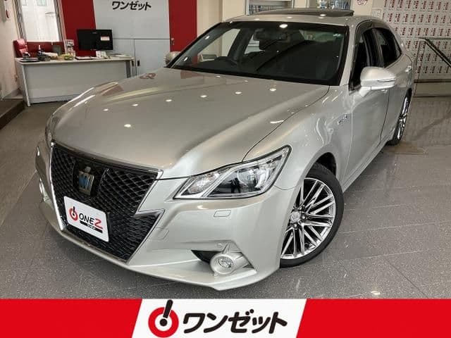 TOYOTA CROWN sedan hybrid