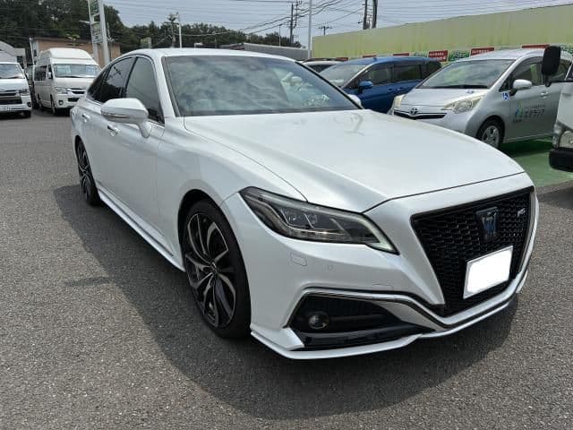 TOYOTA CROWN sedan hybrid
