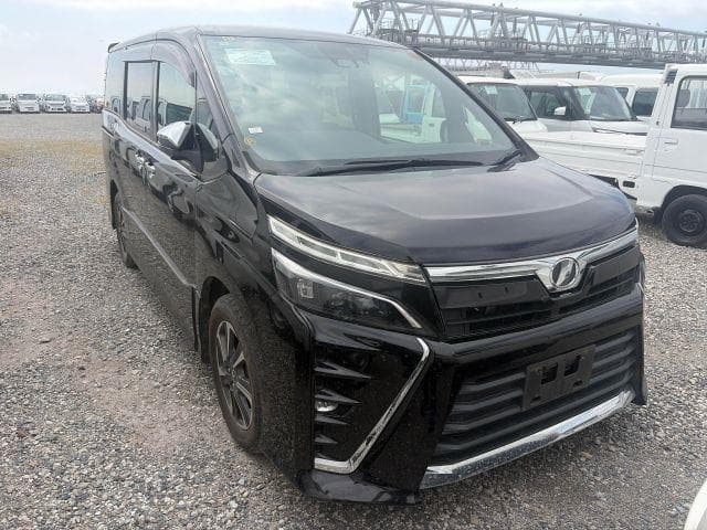2018 TOYOTA VOXY
